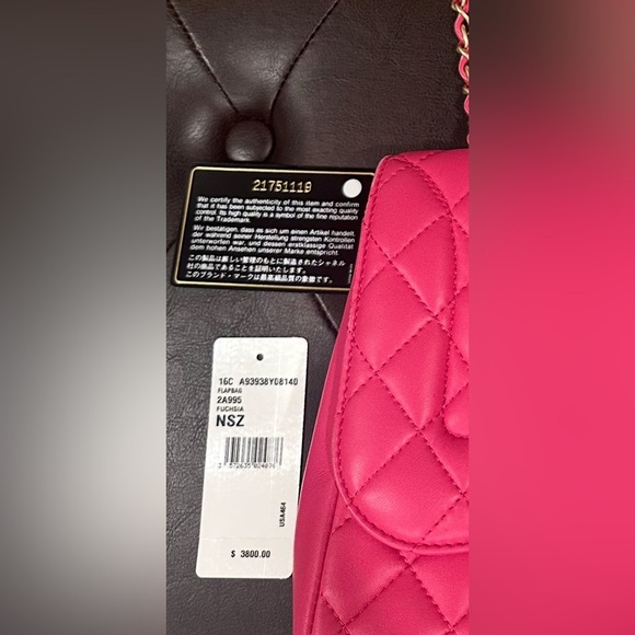 Chanel Fuchsia Quilted Shoulder Bag - Picture 4 of 12